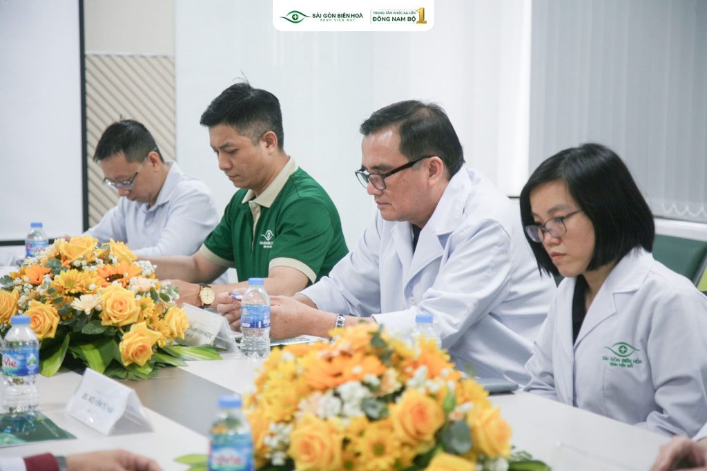 Hội nghị thể hiện tinh thần đồng lòng giữa Ban Lãnh đạo và Khối Chuyên môn, cùng hướng đến các giải pháp điều trị tối ưu, an toàn cho người bệnh